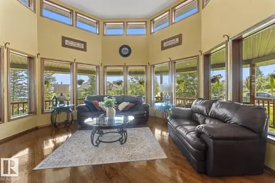 Interior photo 1 of 2700 Beach AV