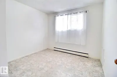 Interior photo 4 of 5109 49 AV
