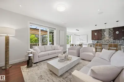 Interior photo 2 of 1024 ARMITAGE CR SW