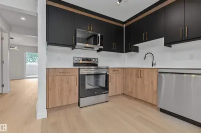Interior photo 4 of 155 WOODBOROUGH WY NW