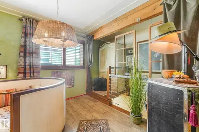 Interior photo 3 of 11836 135 ST NW