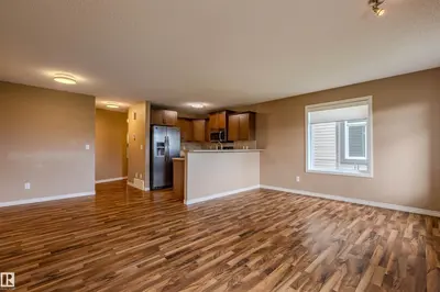 Interior photo 4 of #23 9511 102