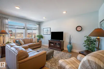 Interior photo 4 of 4910 HAWTHORN PL SW