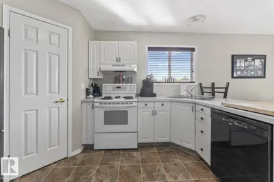 Interior photo 2 of 1303 5 AV