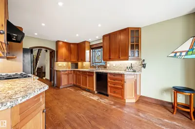Interior photo 4 of 9652 86 AV NW