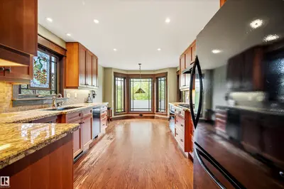 Interior photo 3 of 9652 86 AV NW