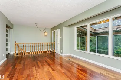 Interior photo 3 of 