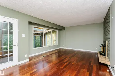 Interior photo 2 of 