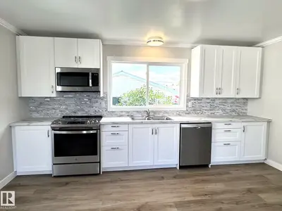 Interior photo 2 of 4813 56 AV