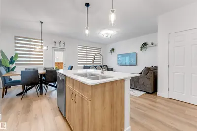 Interior photo 3 of 1647 13 ST NW