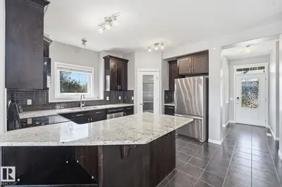 Photo 3 of 7043 22 AV SW