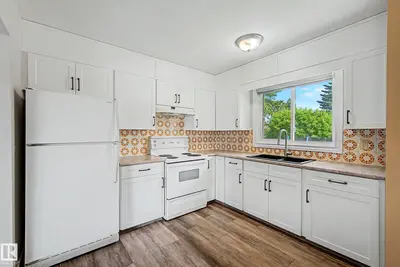 Interior photo 3 of 2911 83 ST NW
