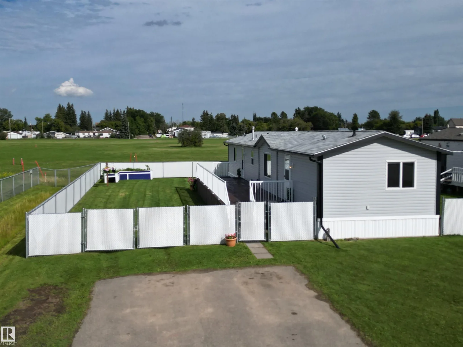41- 5220 44 AV, Calmar - 3 bedroom Single Family Residence for sale