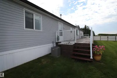 Interior photo 2 of 41- 5220 44 AV