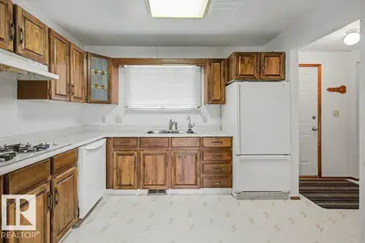 Interior photo 2 of 5807 51 AV
