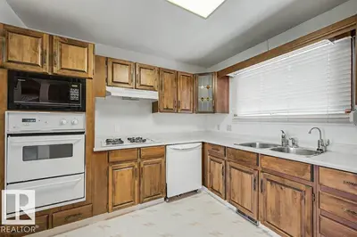 Interior photo 3 of 5807 51 AV