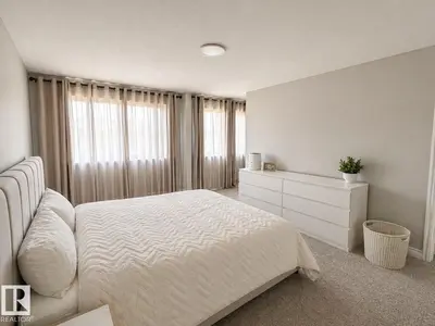Interior photo 3 of 1327 20 NW