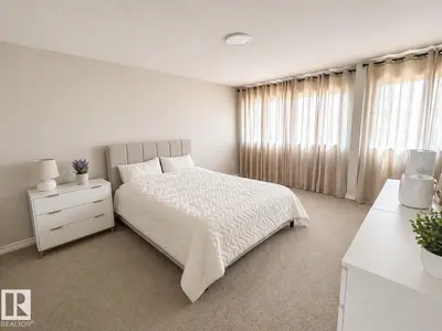 Interior photo 4 of 1327 20 NW