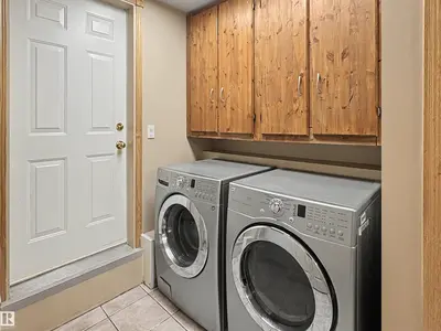 Interior photo 4 of 4012 41 AV