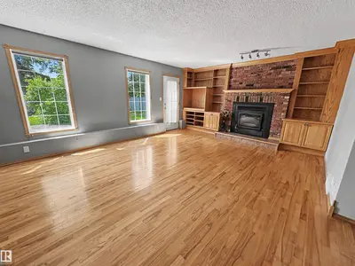 Interior photo 3 of 4012 41 AV