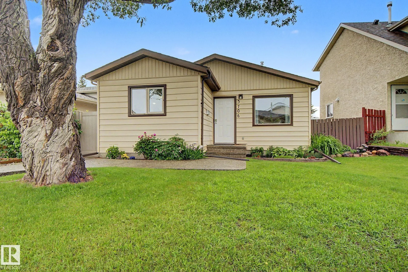 3706 41 AV NW, Edmonton - 4 bedroom Detached Single Family for sale