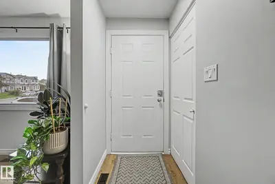 Interior photo 4 of 3706 41 AV NW