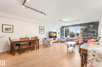 Interior photo 3 of #209 1589 GLASTONBURY BV NW