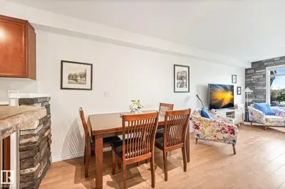Interior photo 2 of #209 1589 GLASTONBURY BV NW