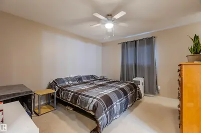 Interior photo 4 of 4712 50 AV