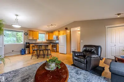 Interior photo 3 of 4712 50 AV