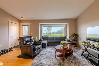 Interior photo 2 of 4712 50 AV