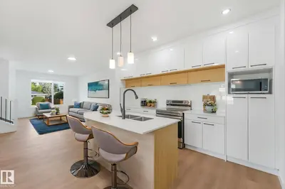 Interior photo 4 of 11307 46 AV NW