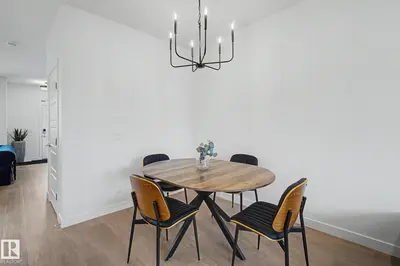 Interior photo 4 of 5745 HAWTHORN CM SW