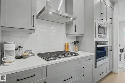 Interior photo 2 of 5745 HAWTHORN CM SW
