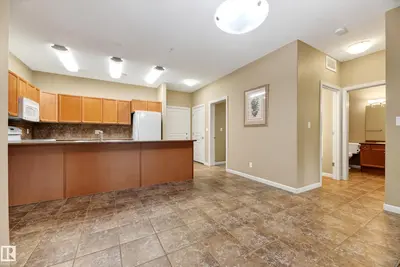 Interior photo 4 of #425 400 PALISADES WY