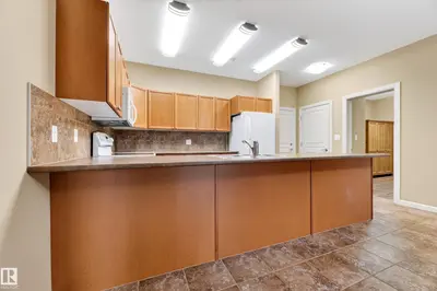 Interior photo 3 of #425 400 PALISADES WY