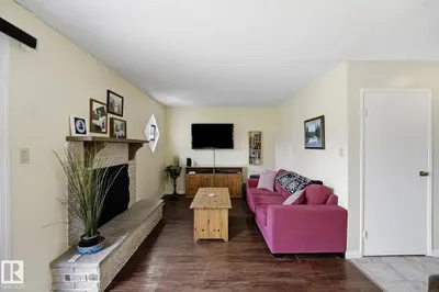 Interior photo 3 of 5362 38A AV NW