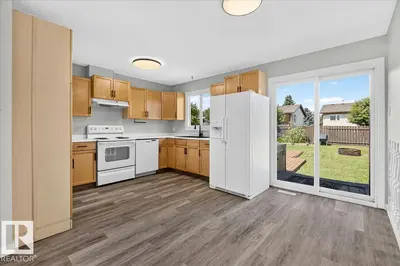Interior photo 3 of 4212 32 AV NW