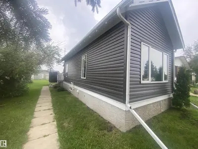 Interior photo 1 of 5015 52 AV