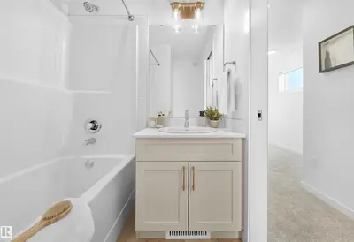 Interior photo 4 of 646 Uplands DR NW
