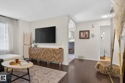 Interior photo 2 of 191 BROOKVIEW PL