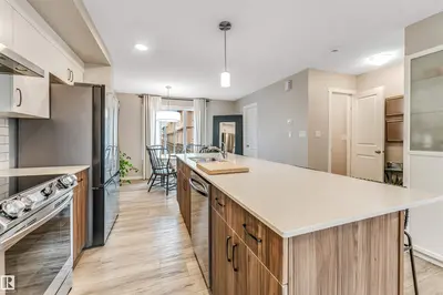 Interior photo 4 of #25 1530 TAMARACK BV NW