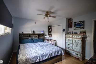 Interior photo 2 of 5017 55 Ave