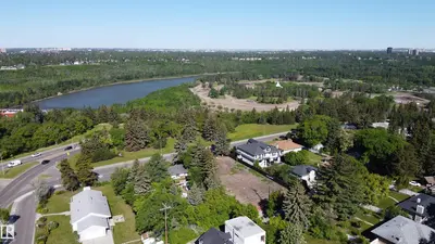 Interior photo 4 of 8715 SASKATCHEWAN DR NW