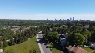 Interior photo 3 of 8715 SASKATCHEWAN DR NW