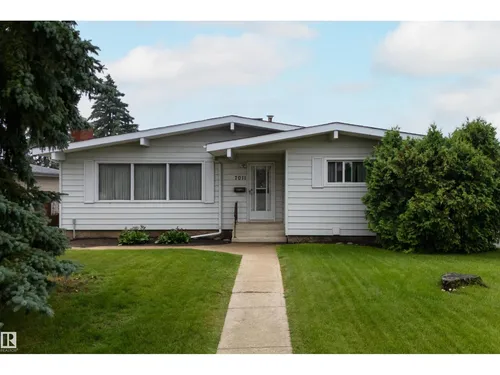 7011 141 Avenue NW NW NW, Edmonton - $474,900