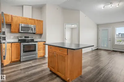Interior photo 3 of #1410 7339 SOUTH TERWILLEGAR DR NW