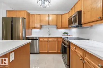 Interior photo 4 of #108 400 PALISADES WY
