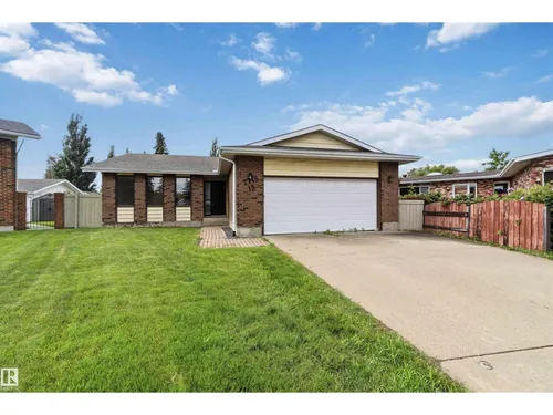 7715 15 AV NW, Edmonton - $515,000