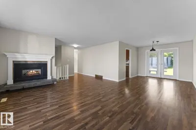 Interior photo 2 of 315 Lakeshore DR